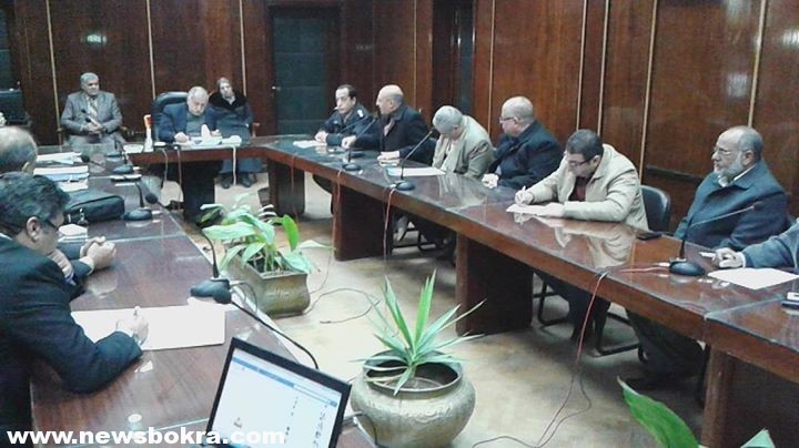 محافظ الدقهلية يناقش رفع كفاءة الطرق بالمحافظة وفتح محاور مرورية جديدة بالمنصورة 1
