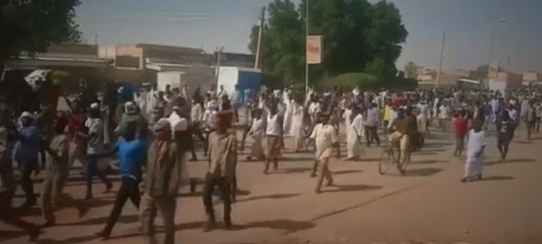 السودان: أربع طائرات إسرائيلية هاجمت منشأة عسكرية بالخرطوم 1 السودان: أربع طائرات إسرائيلية هاجمت منشأة عسكرية بالخرطوم 1