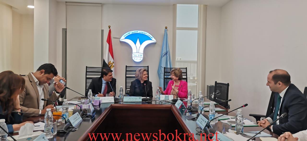 مشيرة خطاب: مواقع التواصل تعزز الوعي المجتمعي بحقوق الإنسان 5 مشيرة خطاب: مواقع التواصل تعزز الوعي المجتمعي بحقوق الإنسان 5